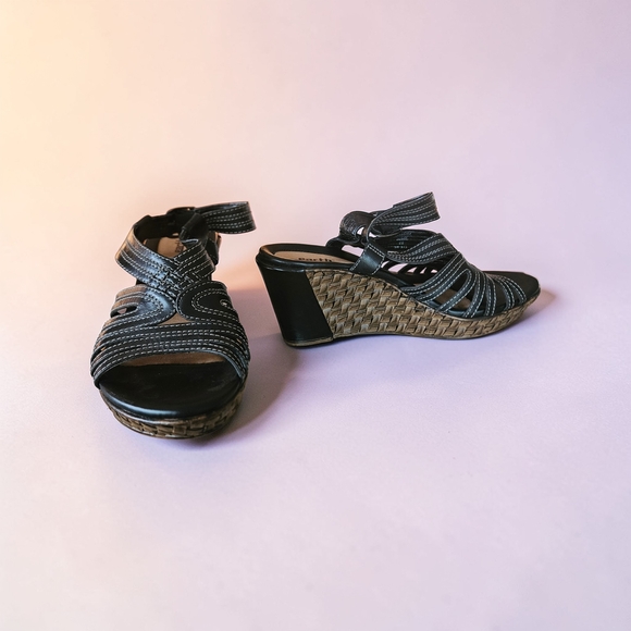 EARTH paradise Women's Leather wedge heel Sandals Size 8.5 - Picture 2 of 7